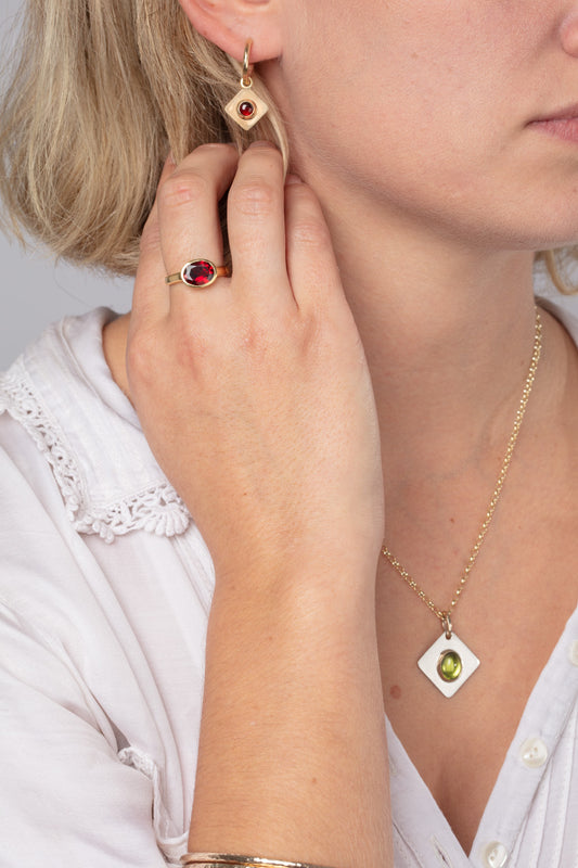 18ct Gold Garnet Ring