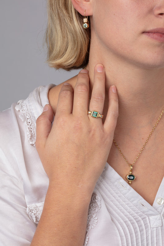 18ct Gold Green Tourmaline and Diamond Ring