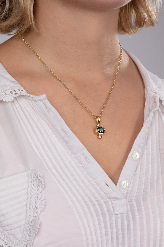 18ct Gold Blue Tourmaline Necklace