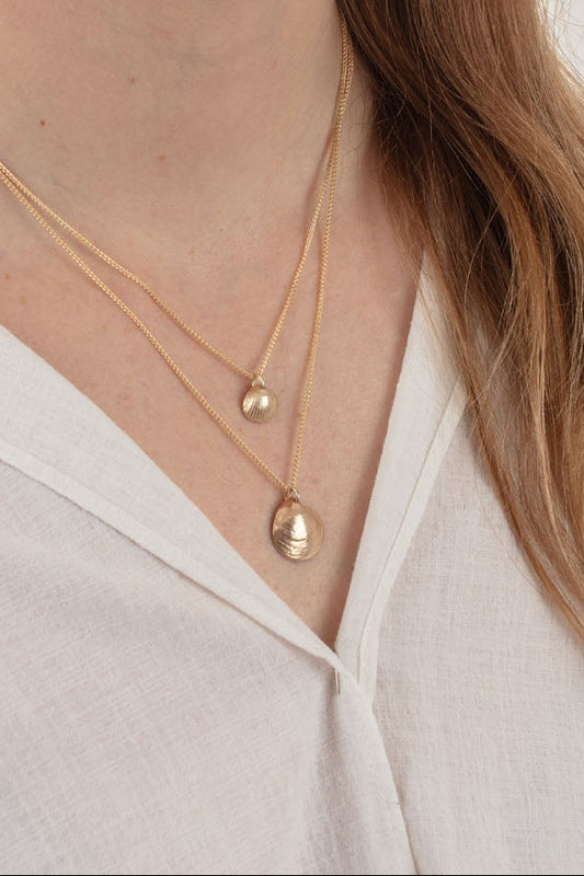 18ct Gold Clam Shell Necklace