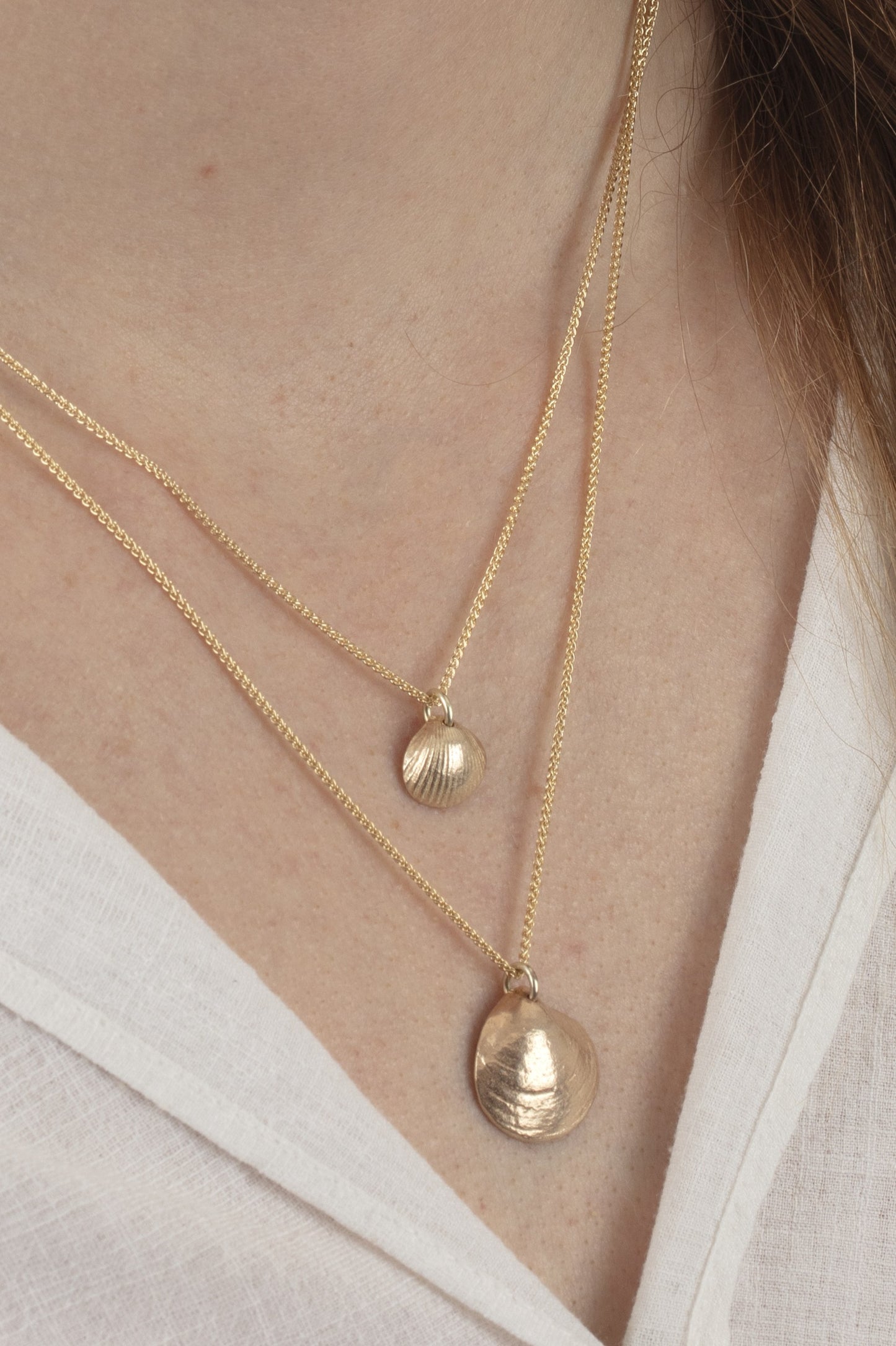 9ct Gold Tiny Cockle Shell Necklace