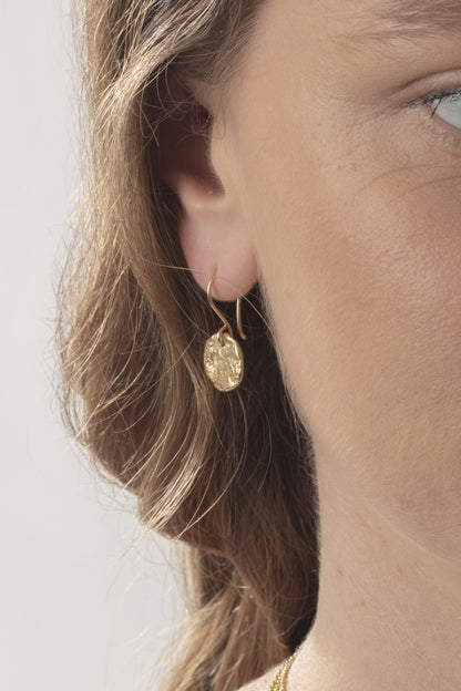 18ct Gold Medium Pebble Disc Dangly Earrings