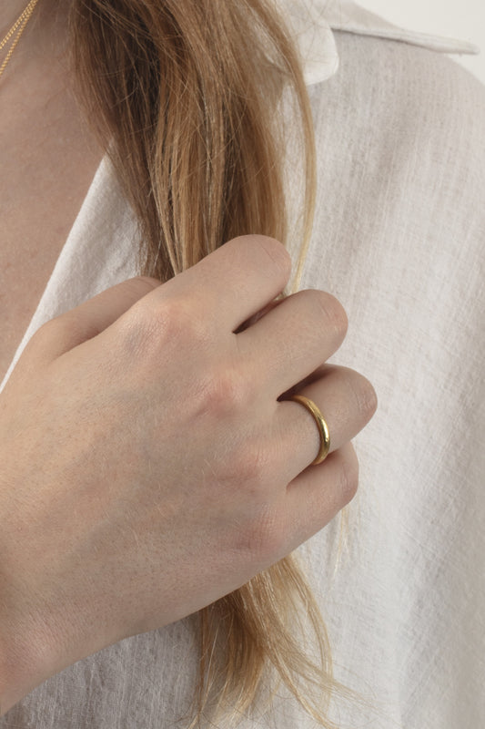 18ct Gold Hammered Ring