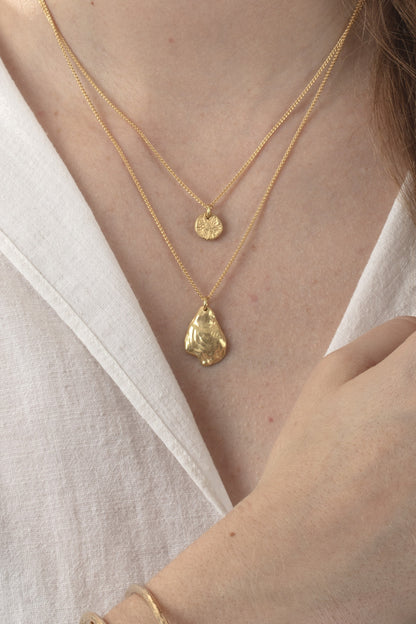 18ct Gold Oyster Shell Necklace